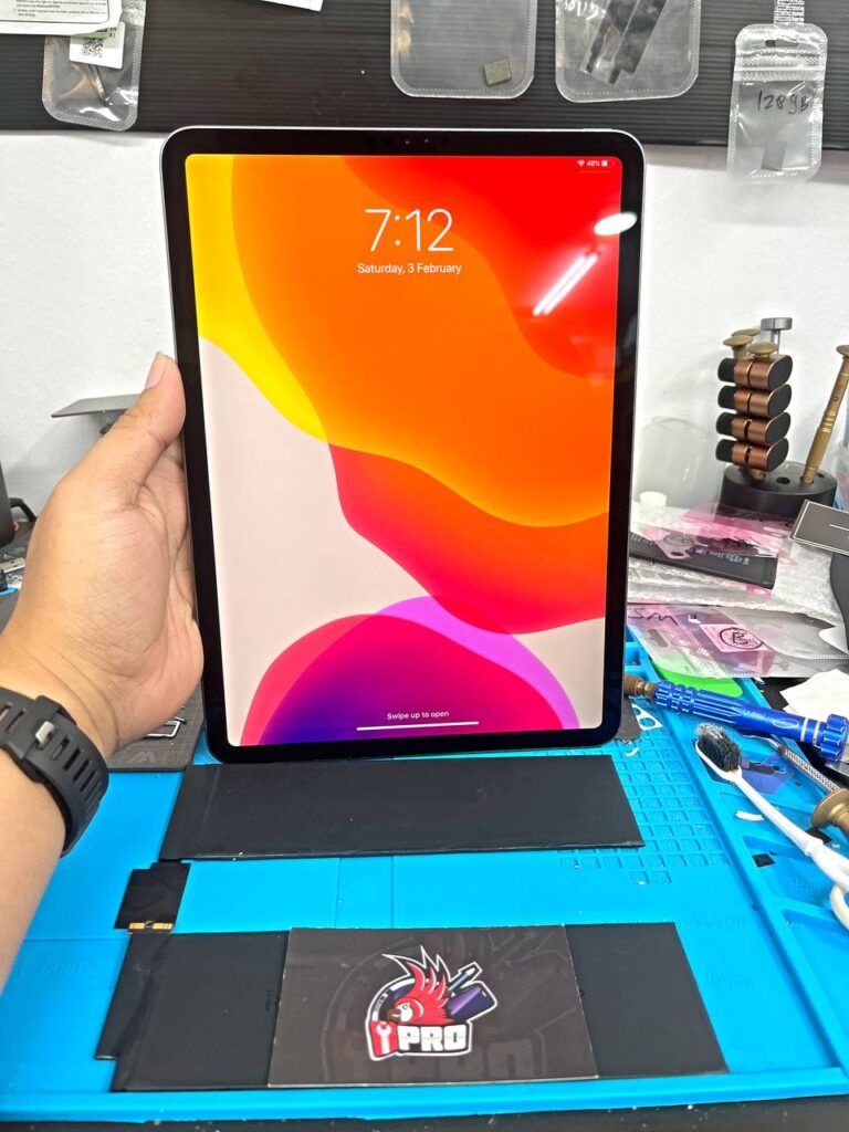 iPad Pro 11 setelah selesai tukar bateri ipad