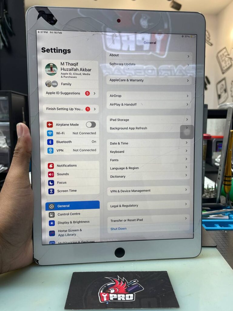 Skrin iPad 7 pecah, hanya perlu tukar touch panel sahaja