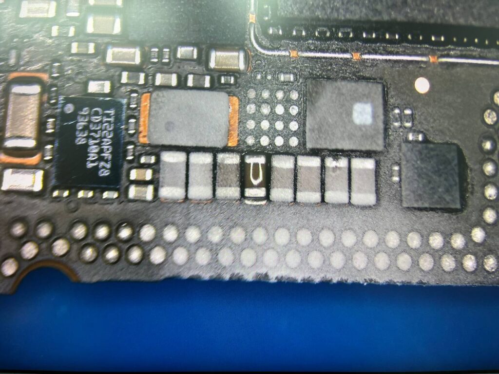 Capacitor iPhone yang shorting, repair motherboard iPhone 
