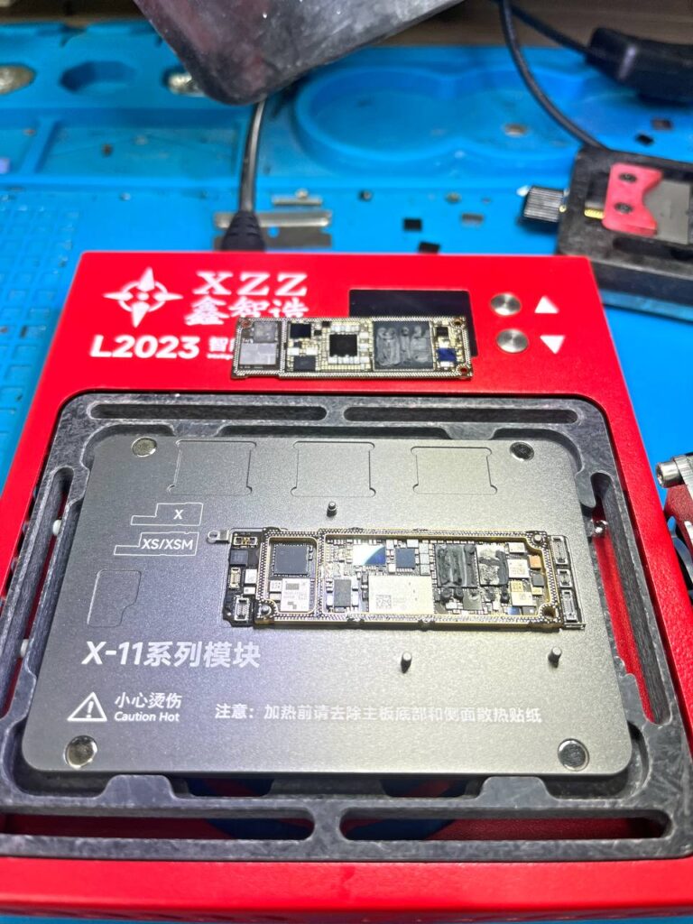 Motherboard yang sudah water damage, proses repair motherboard iPhone 